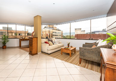 Primmaz Consultoria oferta para venda linda Cobertura de 3 Dormitórios, no Jardim Planalto, parte alta do bairro Jardim Itu, (Porto Alegre), com 260,72m² privativos.