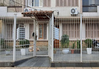 Primmaz Consultoria Imobiliária vende Apartamento de 2 Dorm. com 60m2 útil, no bairro Menino Deus. Primmaz Consultoria Imobiliária em Porto Alegre e região metropolitana. Compra e venda de imóveis residenciais e comerciais. Avaliação de Imóveis e Assessoria Jurídica.